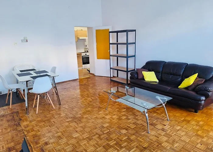 Nowowiejska Flat With A Balcony